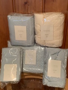 lot 178 image: Premier Collection King Bedding Set