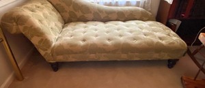 lot 27 image: Fainting Couch