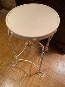 lot 11 image: Vintage Stool