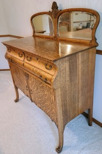 lot 1 image: Early 1900s Quarter Sawn Oak Buffet W Double Beveled Mirrors