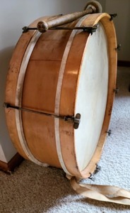 lot 7 image: Antique Wood Drum