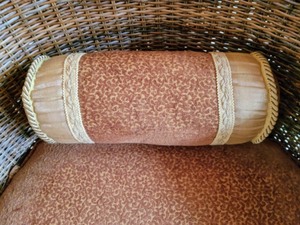 lot 16 image: Wicker Armchair