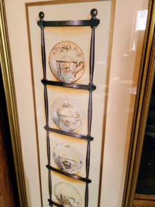 lot 19 image: Vintage Home Decor