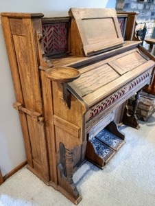 lot 23 image: Antique Oak Pump Organ