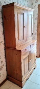 lot 24 image: Vintage Pine Hutch