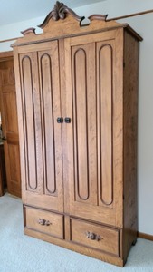 lot 27 image: Large Antique Oak Armoire