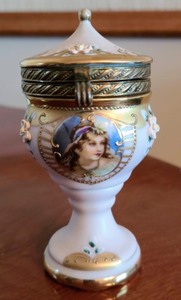 lot 49 image: Trio of Trinkets Collectibles