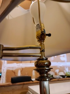 lot 73 image: Brass Floor Lamp