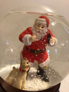 lot 65 image: Id Like to Buy the World a Coke Snow Globe