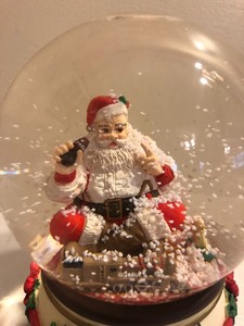 lot 80 image: Coca-Cola Musical Snow Globe