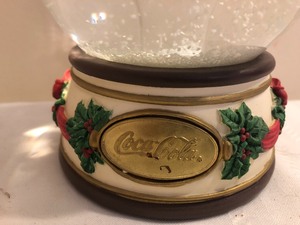 lot 95 image: 1993 Coca-Cola Musical Snow Globe