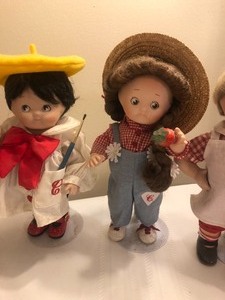 lot 153 image: 6 Campbells Collectors Dolls