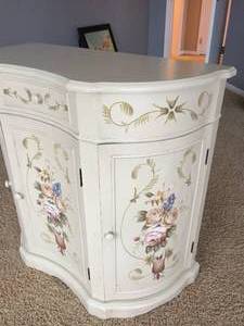 Floral Design Lovely Cabinet