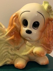 lot 21 image: Hull Puppy Planter (88)