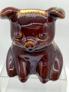 lot 37 image: Hull Brown Pottery Pink Bank (196) and Covered Dish