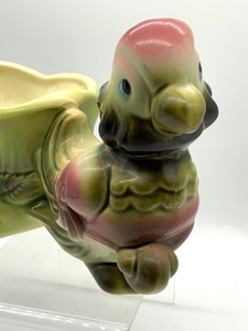 lot 35 image: Hull Vintage Parrot Planter (60)