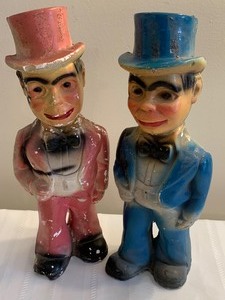 lot 84 image: Three Chalkware Figurines
