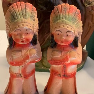 lot 89 image: Grouping of Vintage Chalkware Items