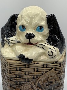 lot 90 image: McCoy Puppy in Basket Cookie Jar