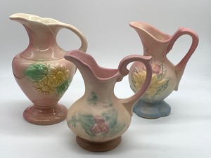 lot 97 image: Six Pieces of Hull Pottery