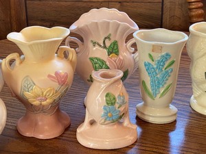 lot 57 image: Nine Pieces of Vintage Hull Pottery