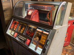 lot 107 image: Seeburg Select-O-Matic 100