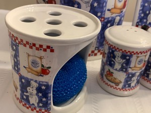 lot 131 image: Collectibles by Pillsbury