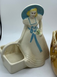 lot 154 image: Two Vintage Hull Planters