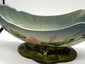 lot 151 image: Beautiful Hull Planter