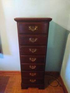 lot 49 image: Lingerie Chest