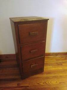 lot 60 image: Vintage Wooden Cabinet