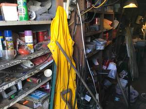 lot 29 image: Lot of Garage Items