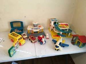 lot 121 image: Collection of Misc Toys