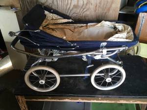 lot 139 image: Vintage Buggy