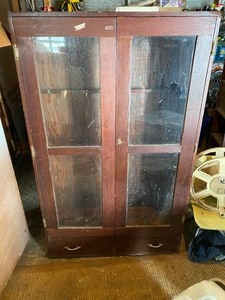 lot 154 image: Gun Cabinet