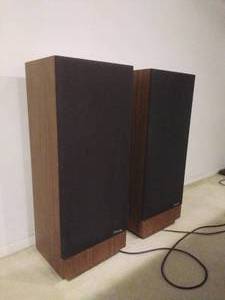 Pair of Floor Standing Polk Audio Speakers