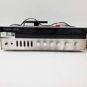 lot 075 image: Harman Kardon 330b Solid State Vintage Stereo Receiver