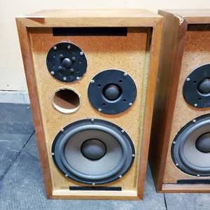 lot 083 image: Vintage Custom Studio 3-Way Speakers