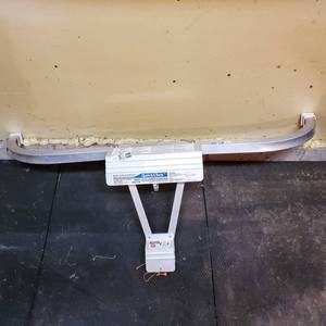 lot 084 image: Quick Click Ladder Stabilizer