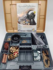lot 129 image: MeccanoErector Special edition train set