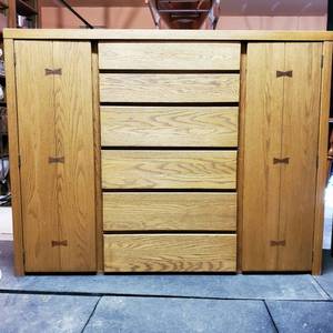 lot 130 image: 7 Drawer 2 Door Oak Cabinet by Conant Ball Furniture (Well Made and sturdy)
