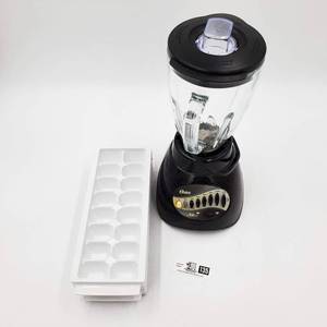 lot 135 image: Oster Blender & 2 ice trays