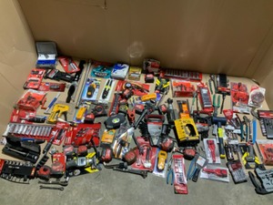 lot 12 image: BOX WITH ASSORTED HUSKY DEWALT STANLEY & MILWAUKEE TOOLS SEE PICS