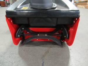 lot 2 image: Yard Machine 179cc 21 Snow Thrower 31AS2S1E500
