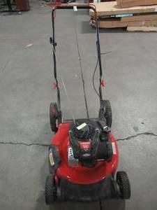 lot 8 image: Troy-bilt 21 in. 140 cc 500e Series Briggs & Stratton Gas Walk Behind Push Mower with 2-in-1 Cutting TriAction Cutting System TB100