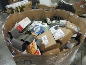 lot 317 image: WHOLESALE MIXED PALLET OF BELT SANDPAPER, TOOLS AND SHOP ACCESSORIES