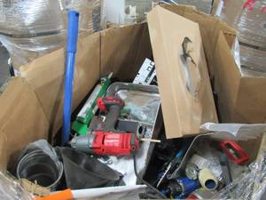 lot 318 image: WHOLESALE MIXED PALLET OF POWER TOOLS AND SHOP EQUIPMENT
