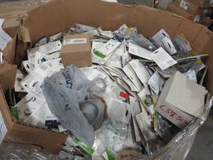 lot 319 image: WHOLESALE MIXED PALLET OF HOOKS, CONNECTING HARDWARE AND CERAMIC DISHWARE