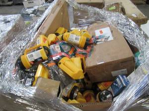lot 204 image: WHOLESALE MIXED PALLET OF CONTRACTOR AND GARAGE SUPPLIES