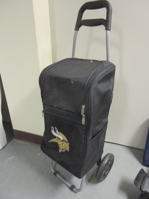 lot 428 image: MINNESOTA VIKINGS PICNIC-TIME CART AND INSULATED PICNIC BACKPACK, MN TWINS SEAT CUSHION, MORE